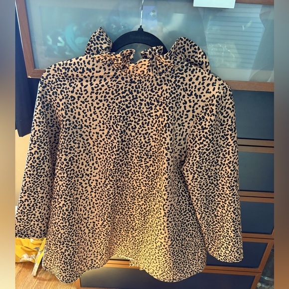 Tuckernuck Tops - Tuckernuck leopard top - size small